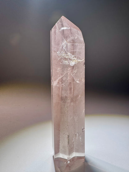 Rosa Lithium-Quarz in Museumsqualität – 12 cm – klar und lichtvoll