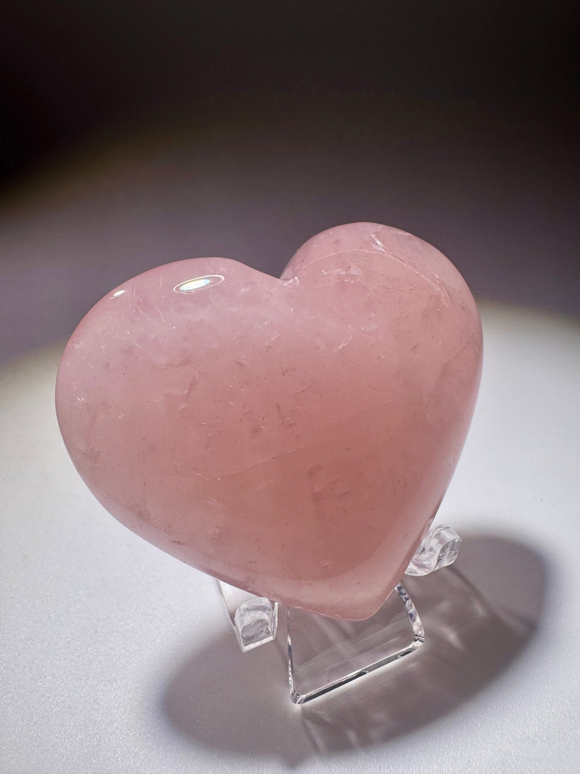 Sanft rosa Kristallherz aus Rosenquarz – Handarbeit in Premiumqualität aus Brasilien