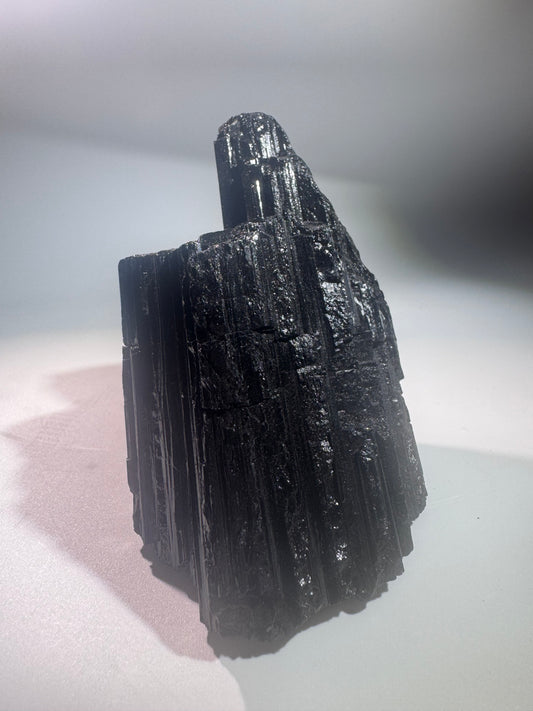 Schwarzer Turmalin Naturkristall 532g aus Brasilien