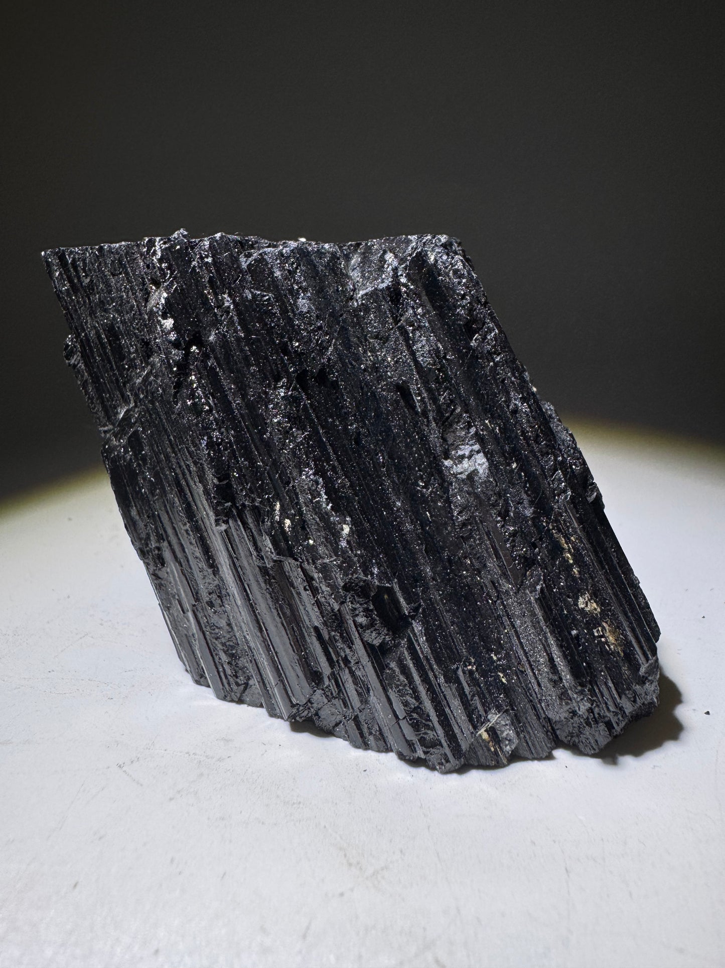 Schwarzer Turmalin Naturkristall aus Brasilien