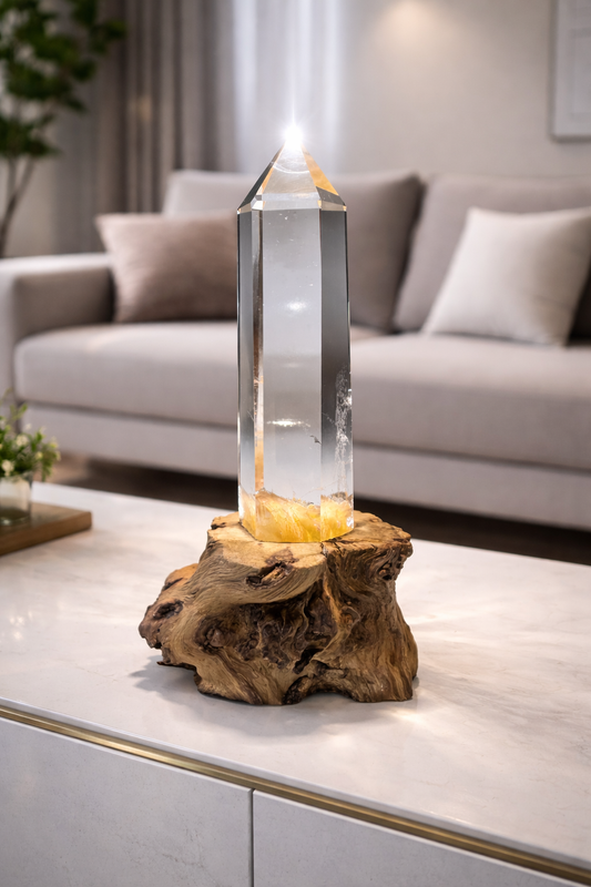 Sehr grosser Lemurian Kristall mit klarer Struktur auf edlem Wurzelholzsockel, seltenes Unikat