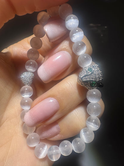 Selenit-Armband mit Pantherkopf und funkelndem Herz