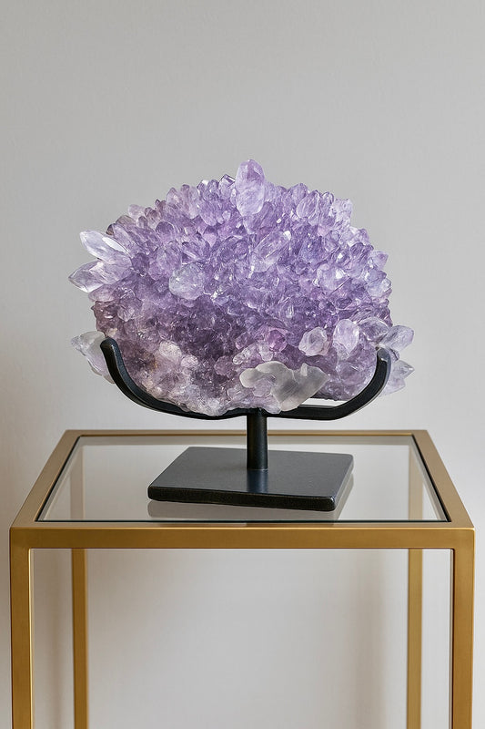 Seltene Amethystblüte aus Uruguay (9.5 cm) – natürliche Stalaktit-Formation mit funkelnden Kristallen. Ein einzigartiges Sammlerstück in Premium-Qualität.