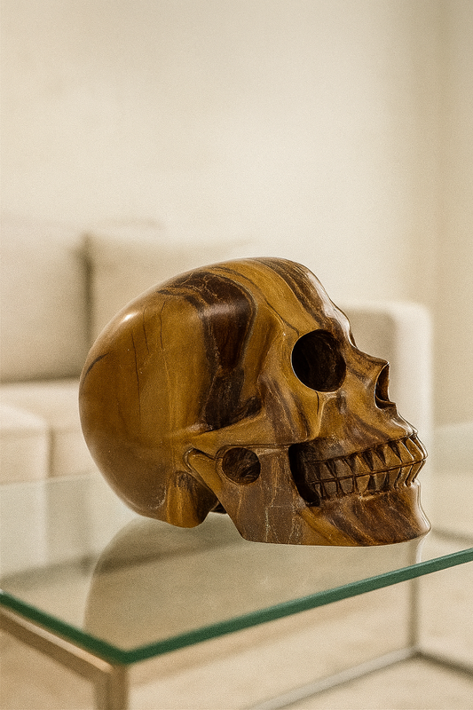 Super realistischer Totenkopf aus Tiger Auge Kristall 12cm - 1.47kg