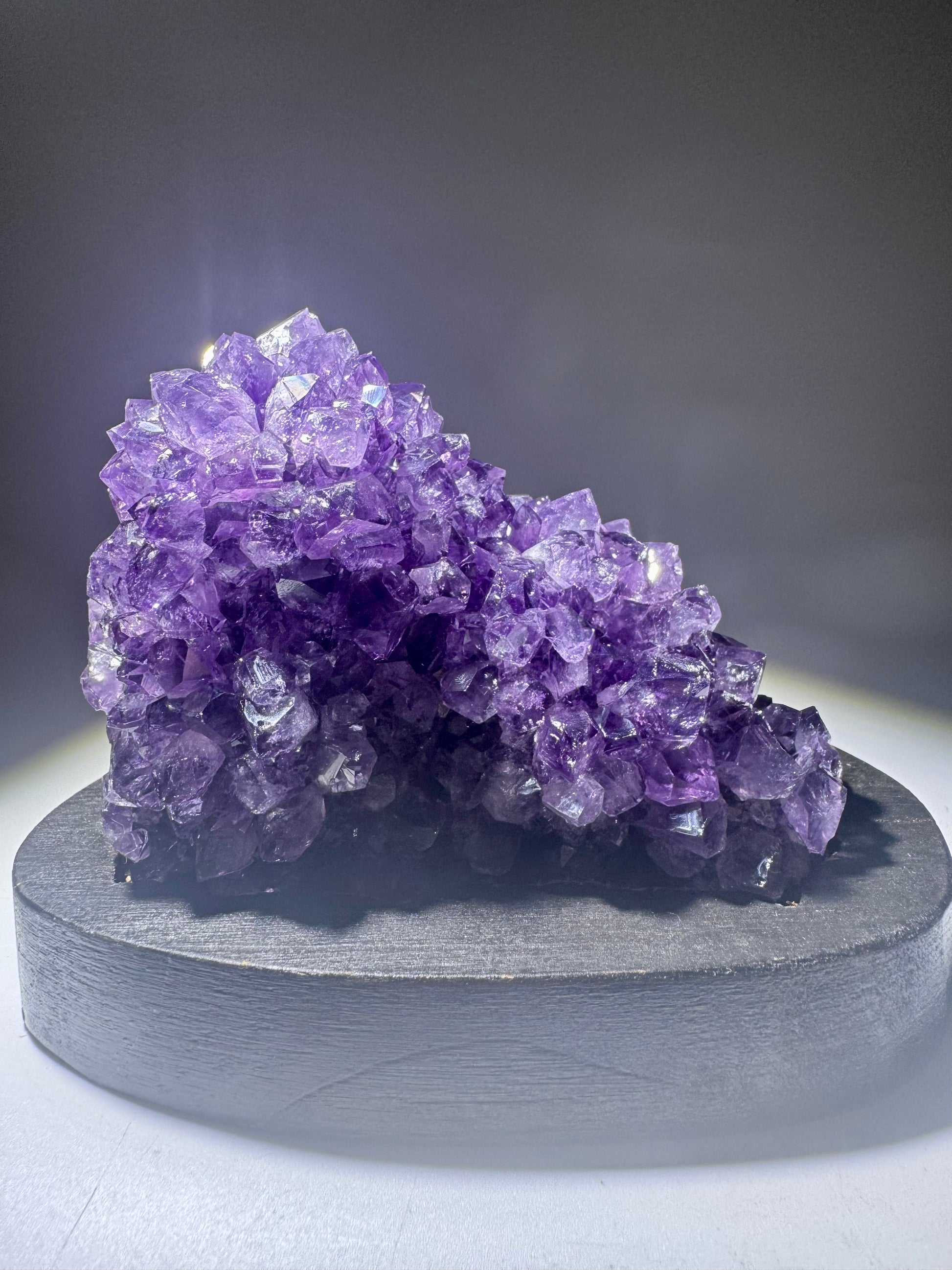 Tiefviolette Amethyst-Stalaktitspitze als Unikat aus Uruguay