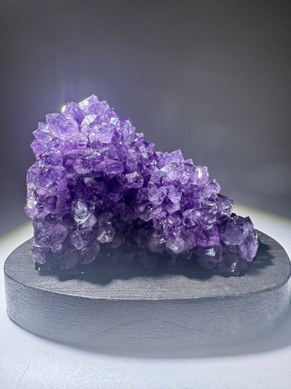 Tiefviolette Amethyst-Stalaktitspitze als Unikat aus Uruguay