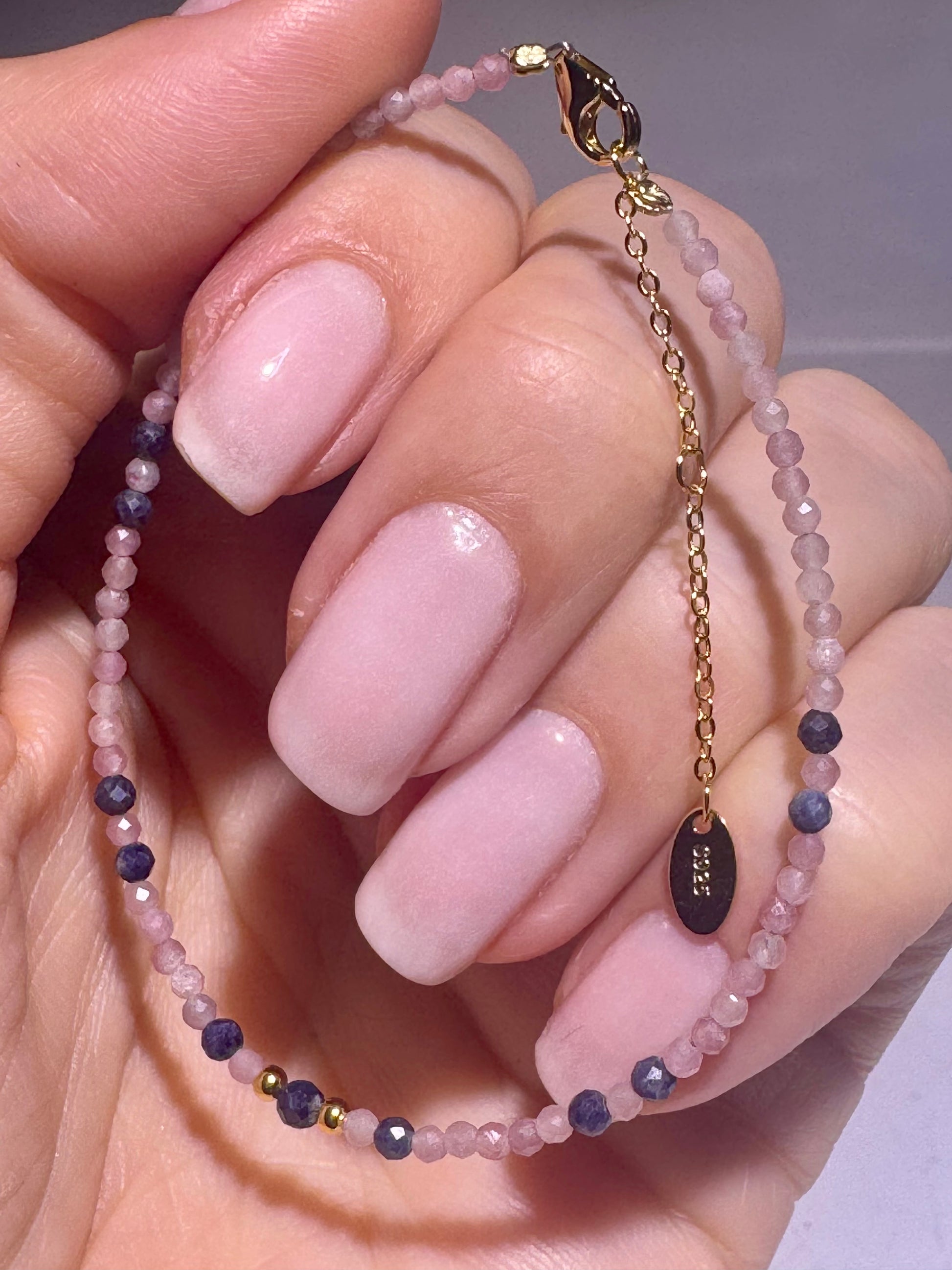 Tourmalin Saphir Armband kaufen – 18K vergoldet | UNIQUE CRYSTALS