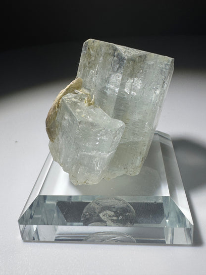 Transparenter Hochgebirgs-Aquamarin – Naturwunder mit Struktur