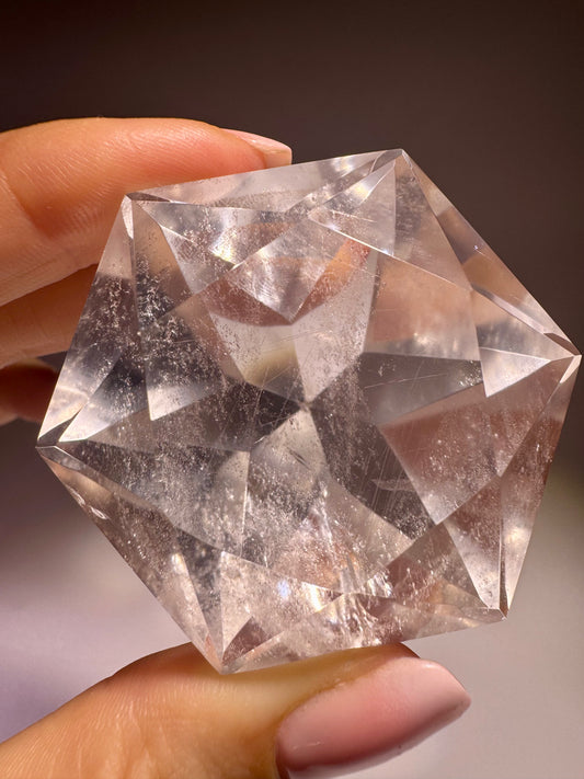 Ultraklarer facettierter Bergkristall 💎 4,8 cm – Diamantschliff & Lichtspiel – 66 g Edelstein aus Brasilien