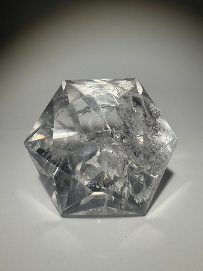 Ultraklarer facettierter Bergkristall 💎 6.2cm – Diamantschliff & Lichtspiel – 163g Edelstein aus Brasilien