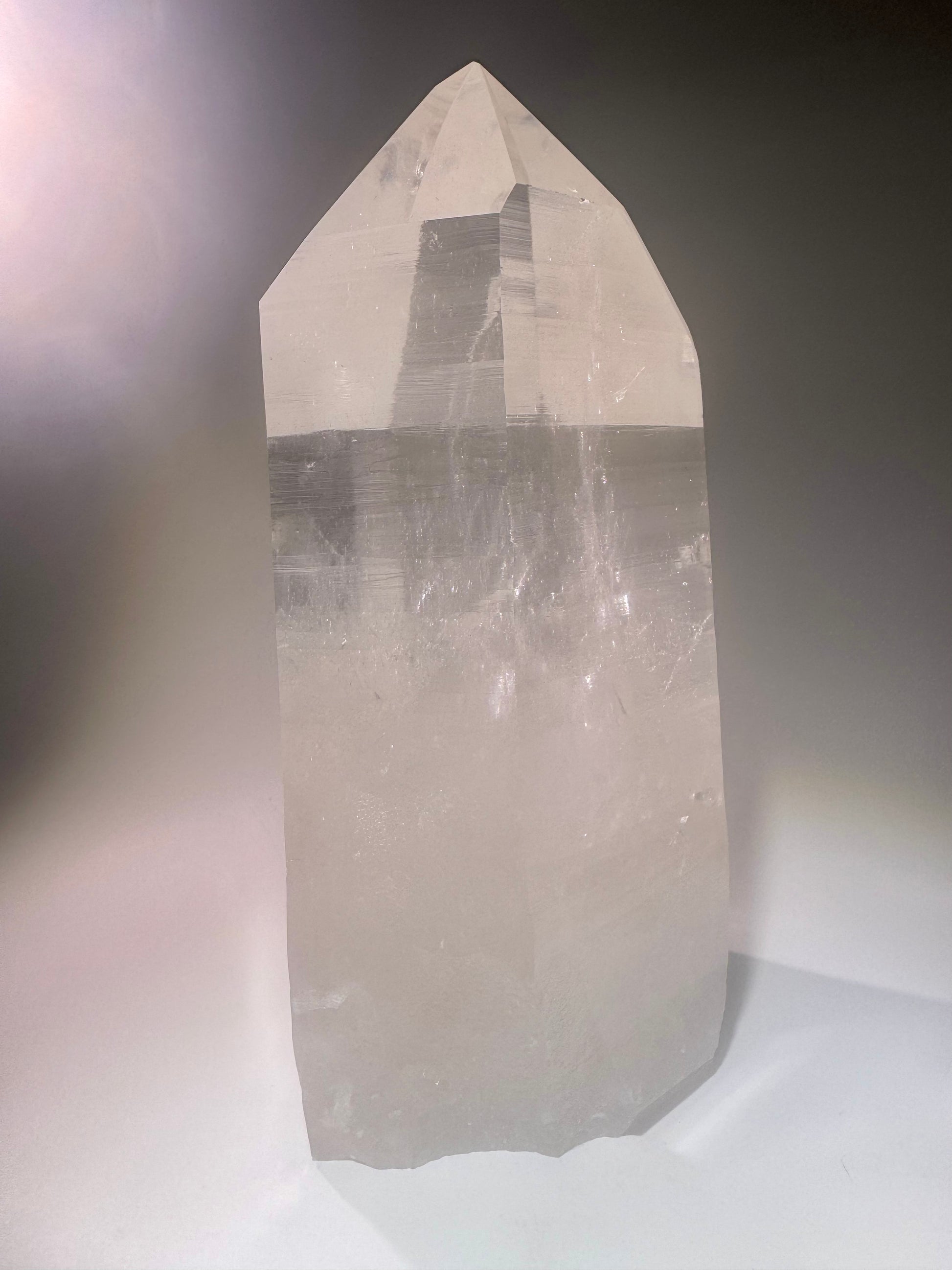 Unikates Kraftobjekt aus Brasilien – extraklarer, roher Lemurian-Kristall zur Meditation