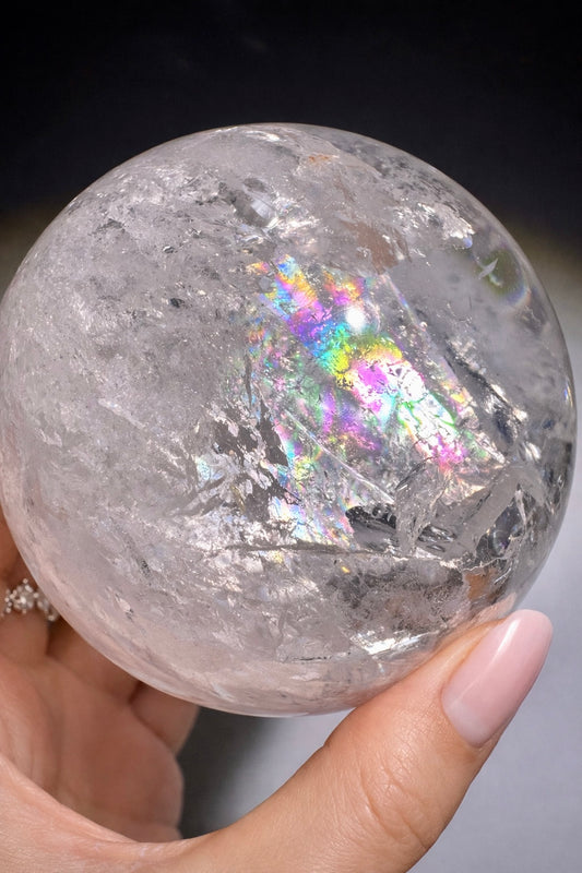 Wunderschöne Bergkristallkugel 9 cm – Handgeschliffen aus Brasilien 1kg