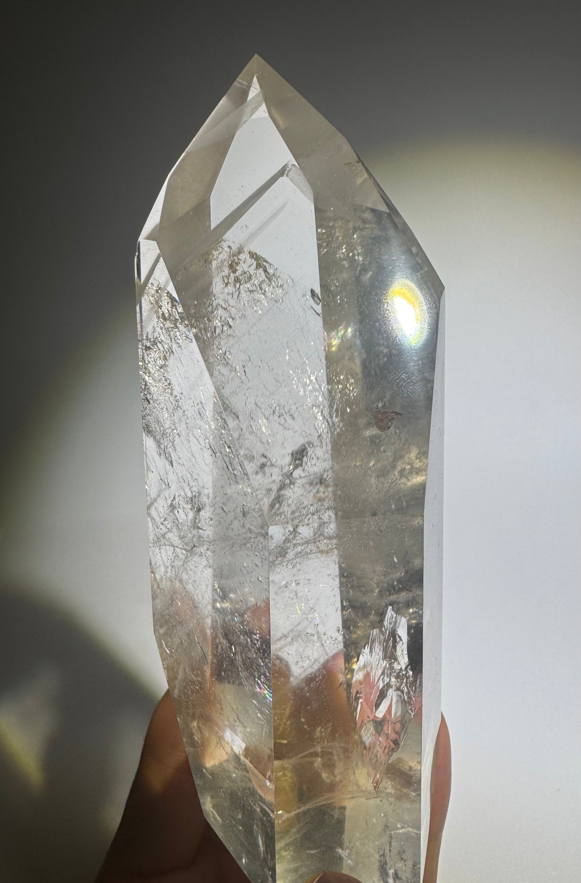 Wunderschöne Kristallspitze mit Wachstumsspuren, 11.5cm