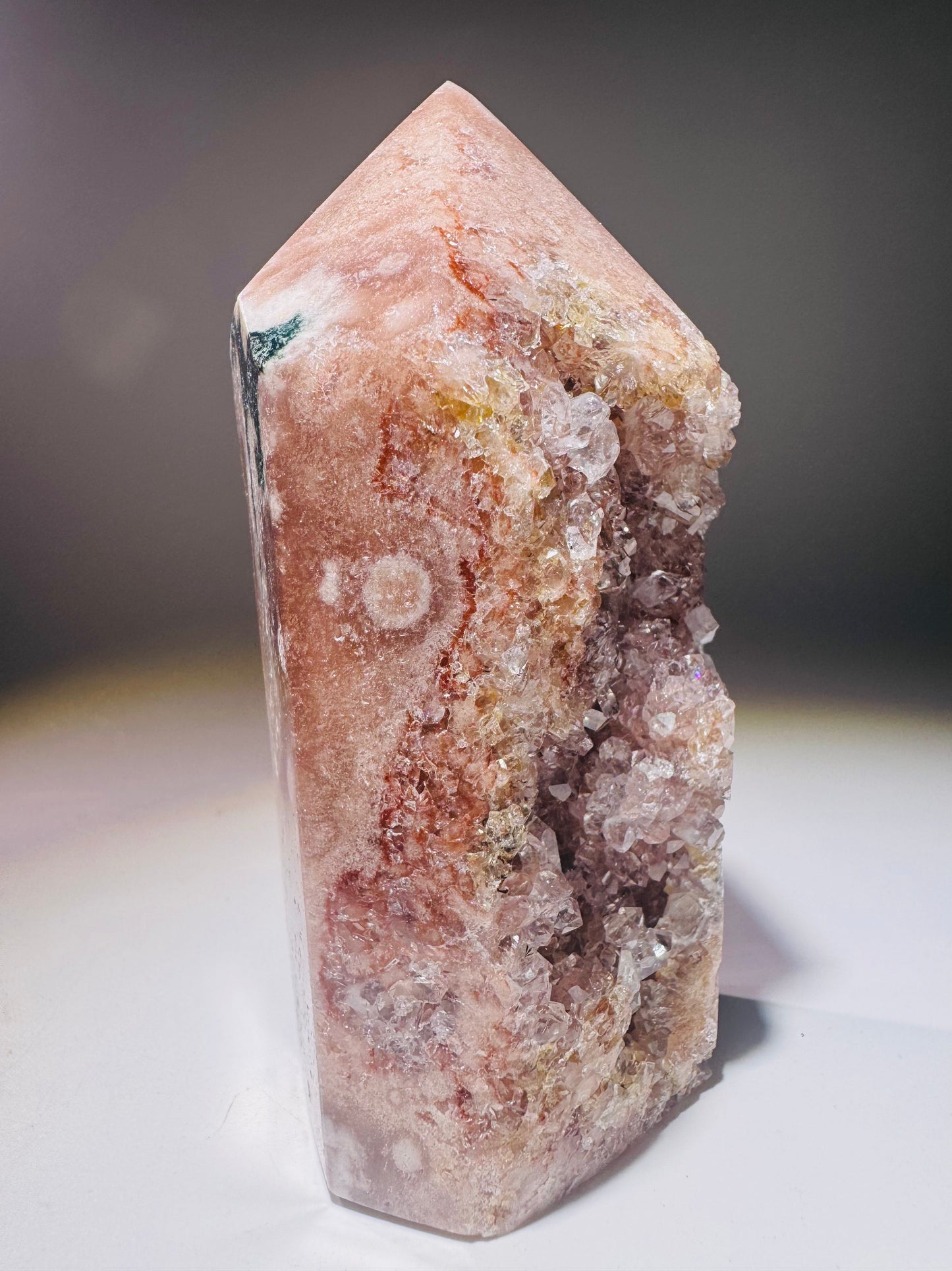 Zarter rosa Amethyst mit grünen Linien aus Brasilien – Pink Amethyst mit blumenartigen Kristallformationen, 11 cm, 467 g