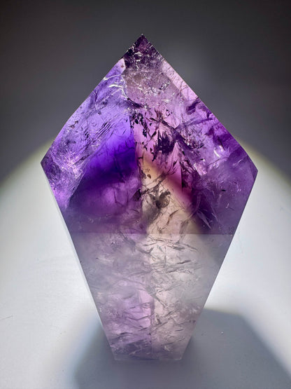 Zweifarbiger Quarzkristall mit natürlicher Mischung aus Amethyst und Citrin, aus brasilianischem Abbau