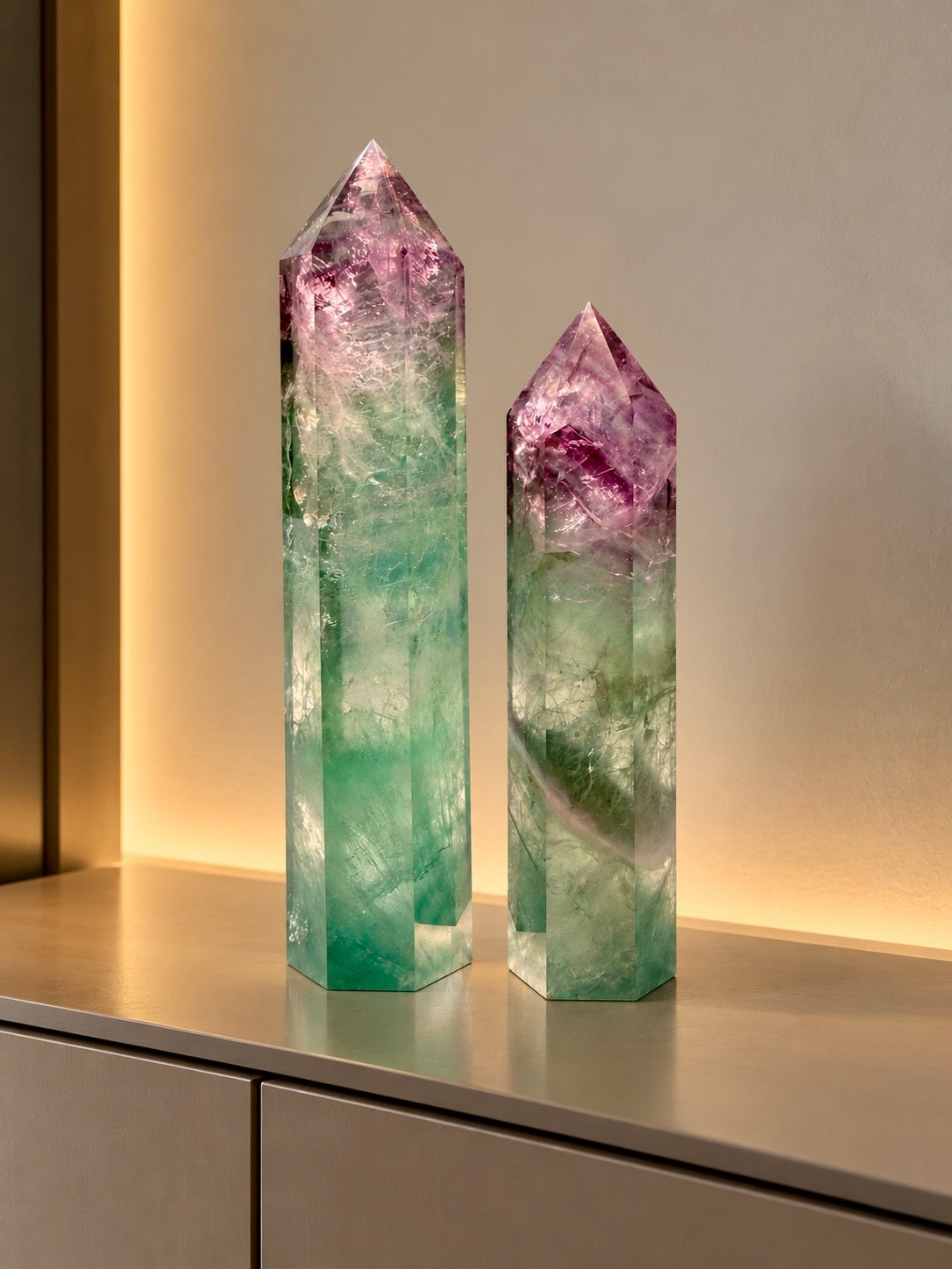 ainbow Fluorit Spitze XL – natürlicher Kristall | 20,5 cm | 739 g