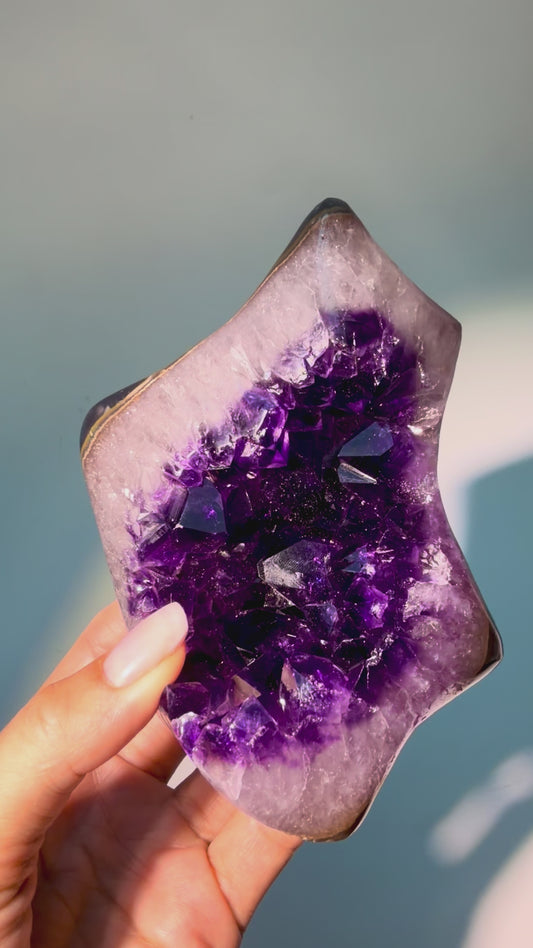 Amethyst Freeform aus Uruguay, Tiefviolett, 11 cm, 636 g