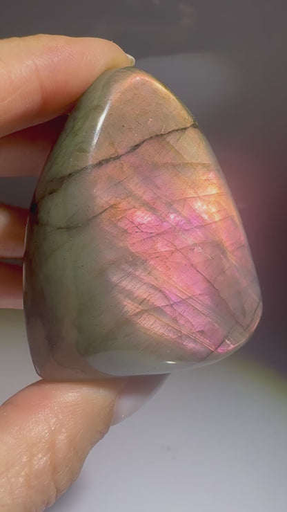 Exklusive Labradorit Freeform in Pink | Seltene Rarität