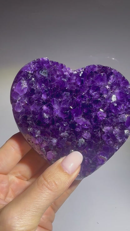 Premium Amethyst Herz aus Uruguay – 10,4 cm & 320 g pure violette Magie 💜