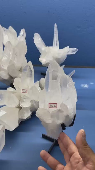 Lemurian-Bergkristallspitzen aus Minas Gerais, Brasilien 🌿 Naturbelassen, ungeschliffen und voller Lichtkraft. Kilopreis 290 CHF – handverlesen & einzigartig bei UNIQUE CRYSTALS.