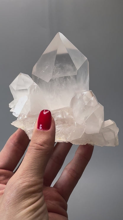 Exklusive Bergkristall Stufe, perfekt ausgebildet, 12 cm, 590 g – klarer Kristall aus Brasilien, Sammlerstück & Heilstein
