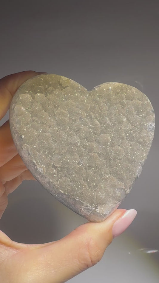 Rainbow Amethyst Herz aus Uruguay 💛 8,2 x 8 cm