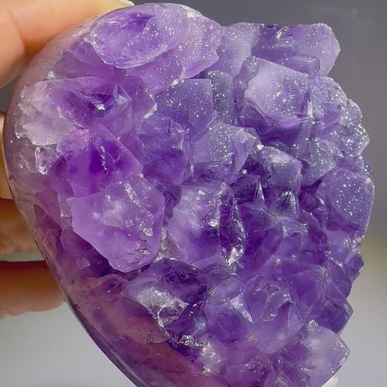 Rainbow Amethyst Herz 7,3 cm – Zuckerartiger Glanz aus Uruguay 💜✨
