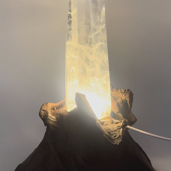 Grosse Bergkristallspitze 25 cm mit LED – exklusives Einzelstück | Unique Crystals