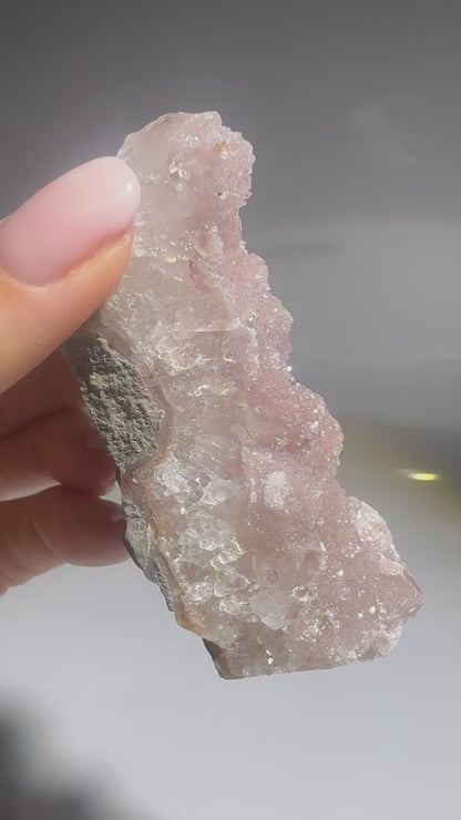 Rainbow-Amethyst Rohstück – Zartes Rosa, Doppelkristallisation aus Uruguay 💖✨