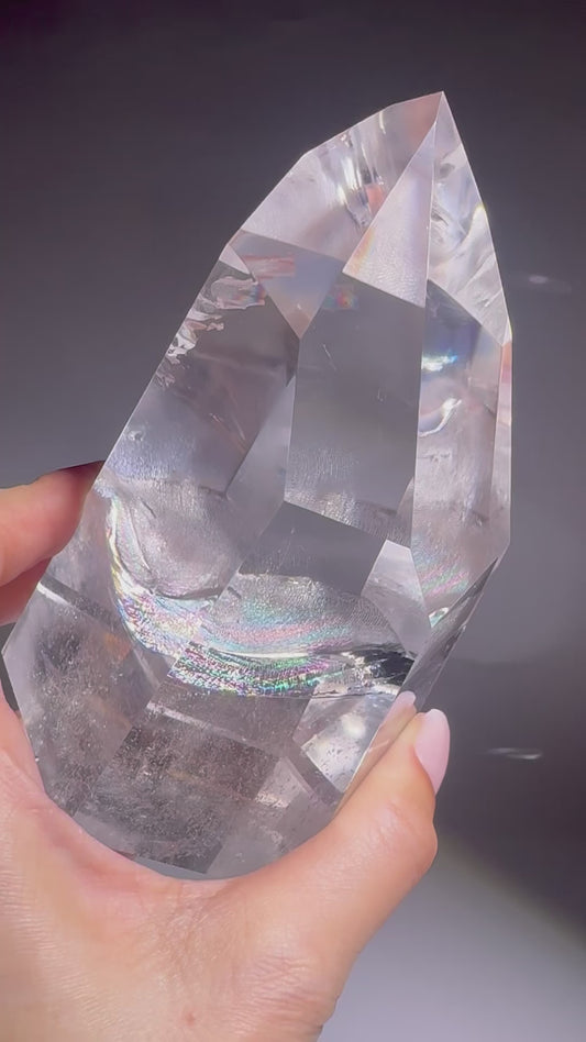 Lemurian Kristallspitze 12,6 cm – 815 g 🌈 Extra klar mit Regenboge