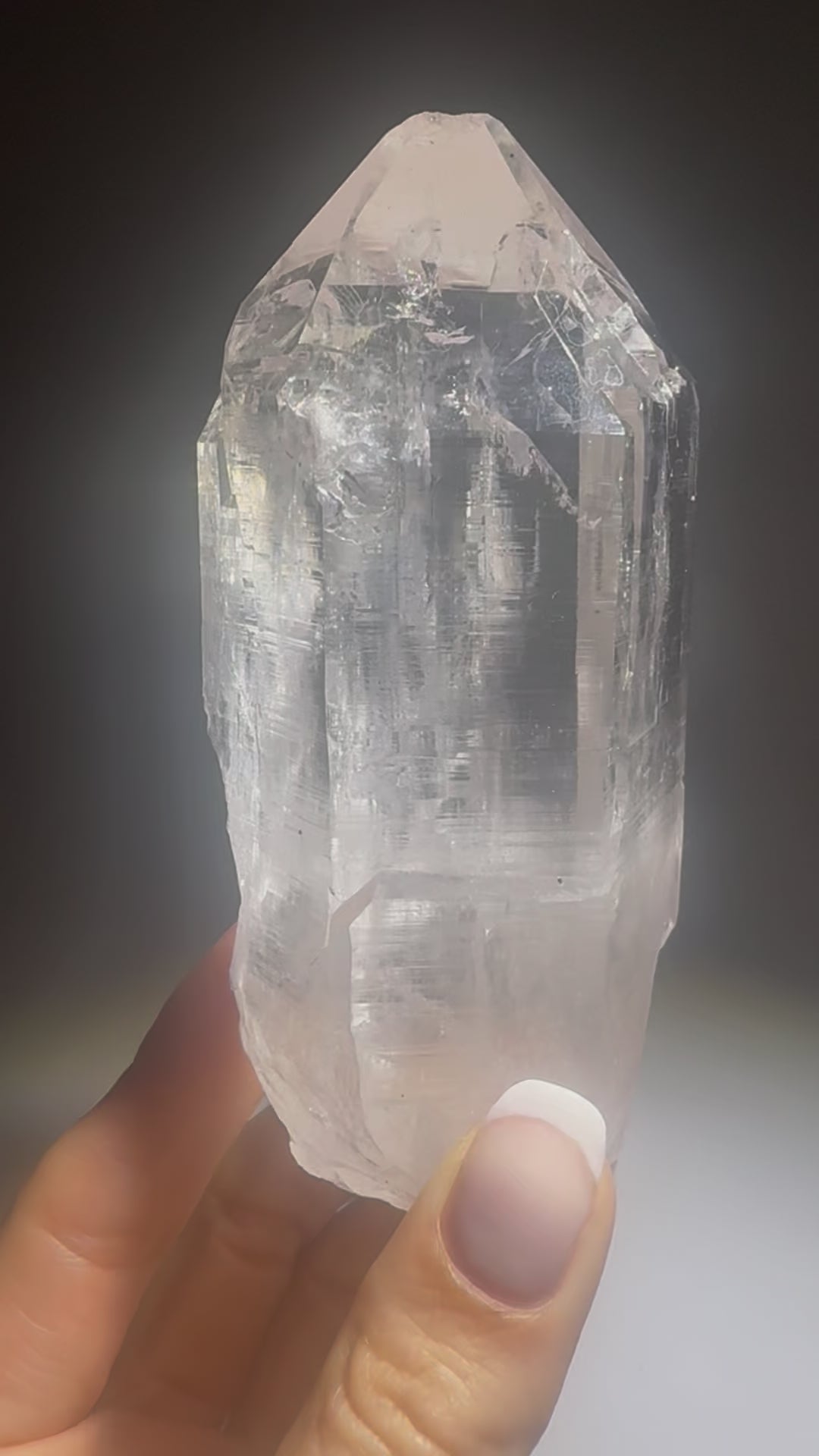 Himalaya-Quarz Spitze mit lemurischen Linien – 11,7 cm – einzigartiger Hochgebirgskristall mit natürlichem Funkeln