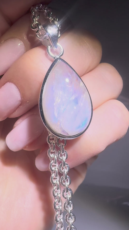 Rainbow Mondstein Anhänger – Handgemacht in 925 Silber 💫