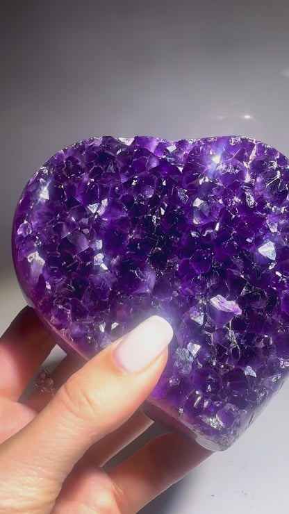 Exklusives Amethyst Herz 851 g Tiefviolett glossy Kristalle Uruguay