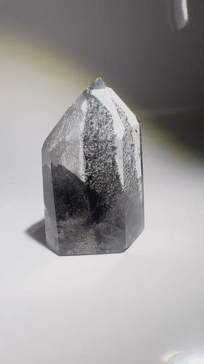 Schwarzer Phantom Bergkristall/Lemurian (ultra klar) 🖤 - 4.7cm