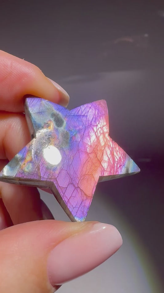 Labradorit Stern 3.6 cm – Magischer Pink-Lila Schimmer