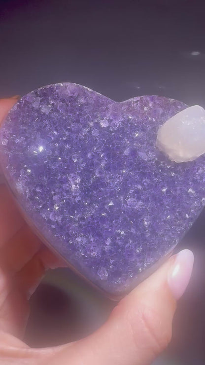 Aussergewöhnliches Amethyst Herz mit Kalzit - 9cm, 247g