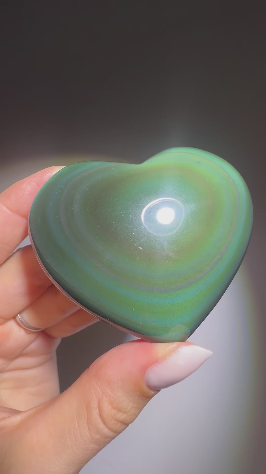 Rainbow Obsidian Herz 🌈 7 x5.8 cm – Handmade Unikat aus Mexiko mit grünem Farbspiel