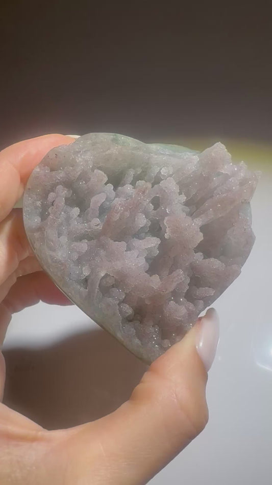 Amethyst Herz mit Stalaktiten - 8.5cm, 232g