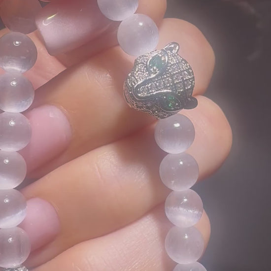 Selenit-Armband mit Pantherkopf und funkelndem Herz