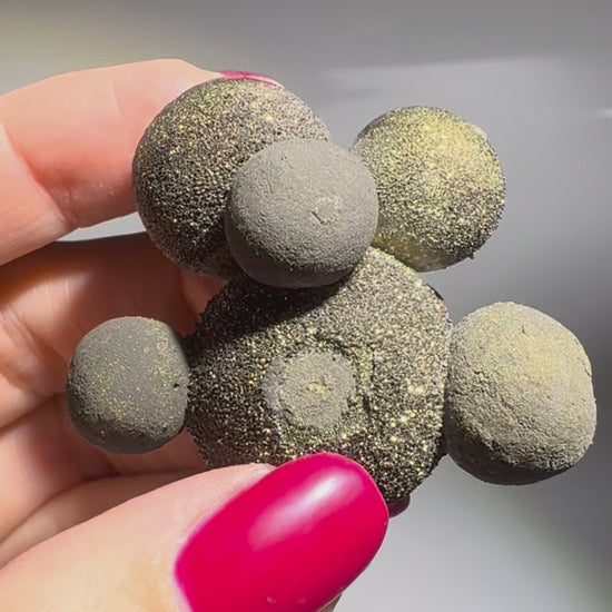 Museumswürdige Chalkopyrit Kugel aus Hubei · Natürlicher Mineral-Edelstein mit metallischem Glanz
