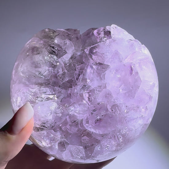 Amethyst Kugel Brasilien 9 cm – 1 kg | Kristallkugel mit Pastellfarbe