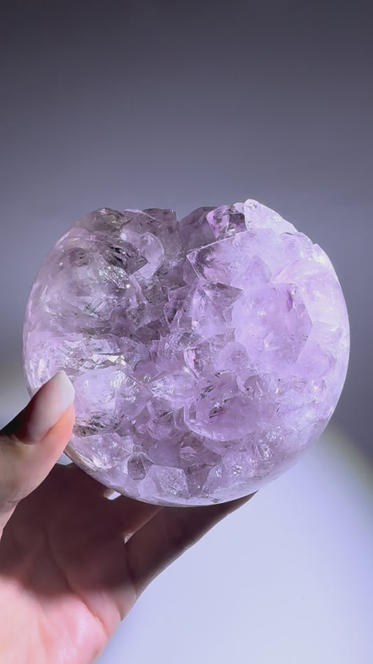Amethyst Kugel Brasilien 9 cm – 1 kg | Kristallkugel mit Pastellfarbe