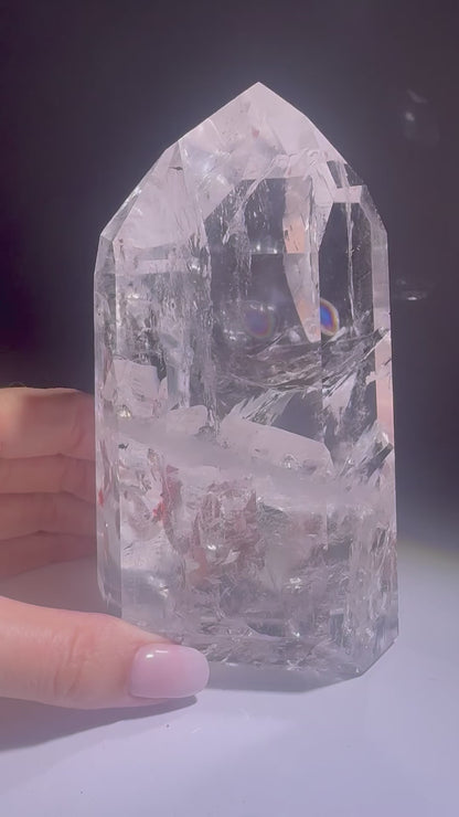 Bergkristall 13 cm · 748 g – Voller Regenbogen & Einschlüsse · Brasilien 💎