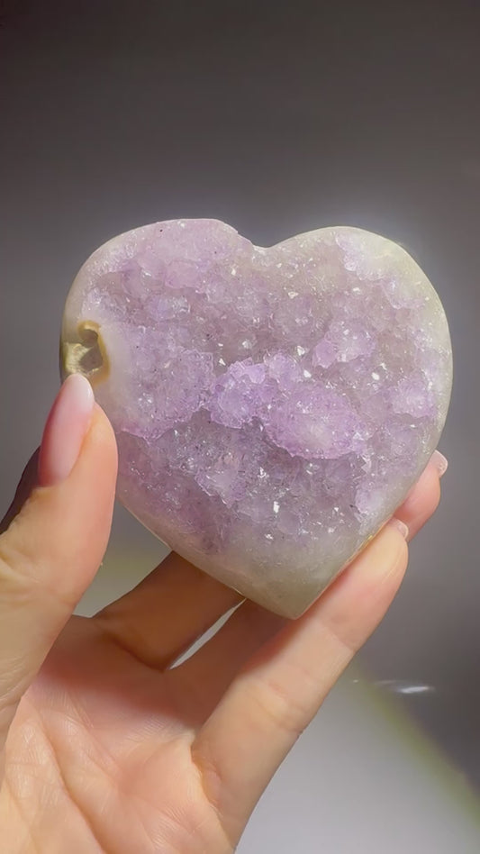 Fliederfarbenes Rainbow-Amethyst Herz – 7.5 cm | 198 g | Uruguay