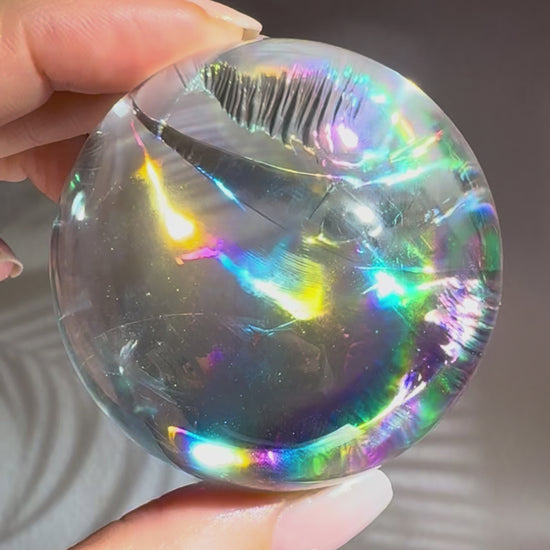 Lemurian Bergkristall Kugel 5.2 cm, 205g – ultraklar mit vollem Regenbogen
