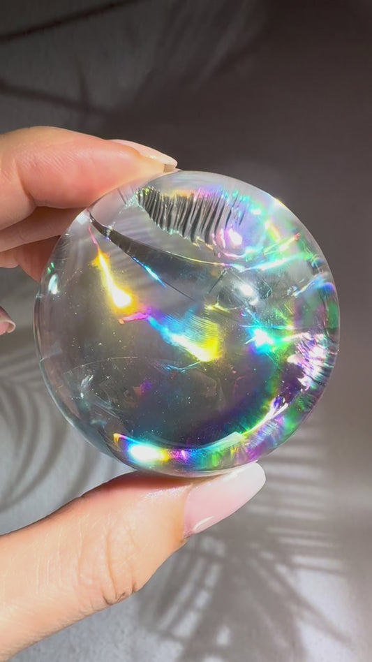 Lemurian Bergkristall Kugel 5.2 cm, 205g – ultraklar mit vollem Regenbogen
