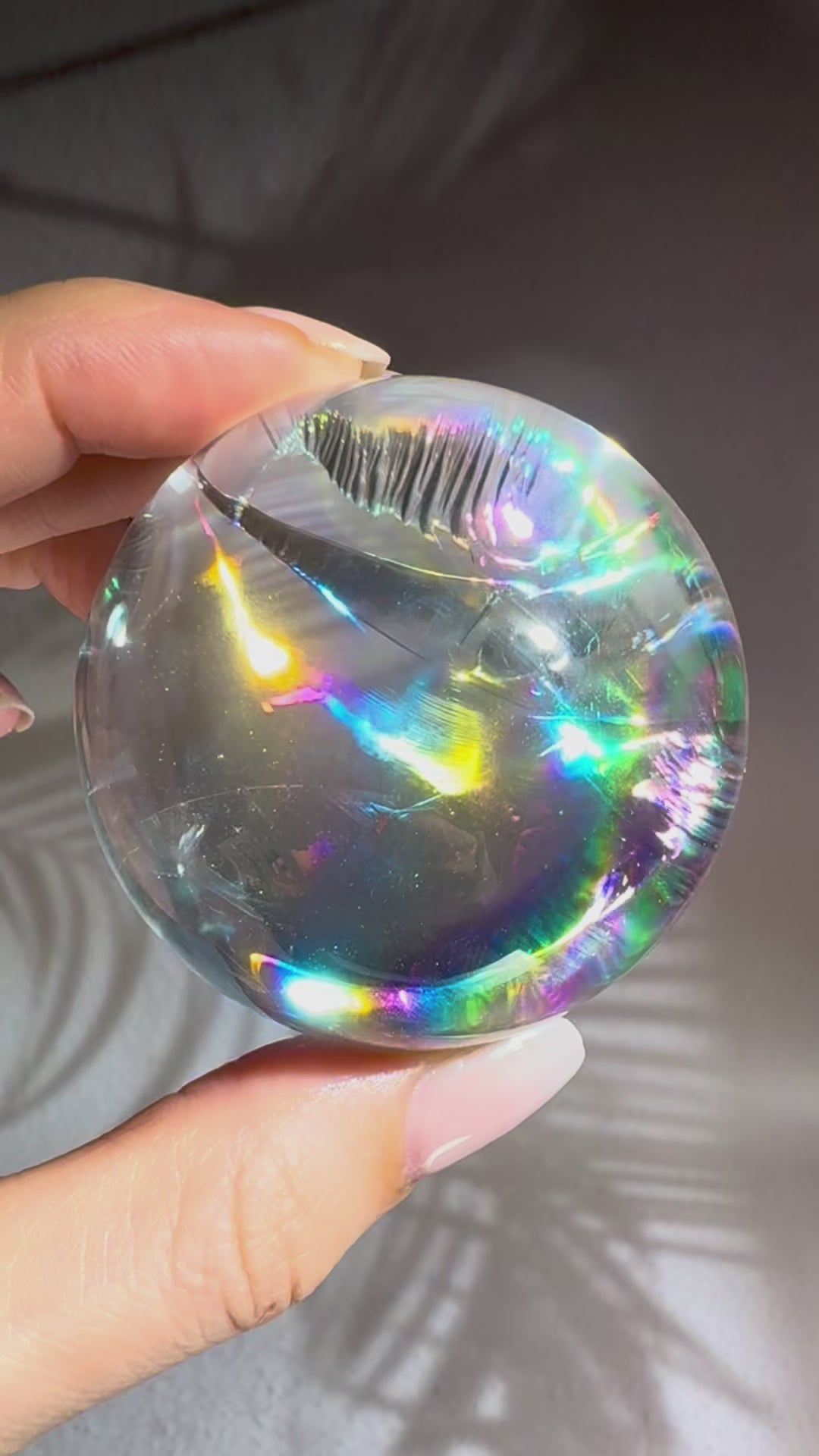 Lemurian Bergkristall Kugel 5.2 cm, 205g – ultraklar mit vollem Regenbogen