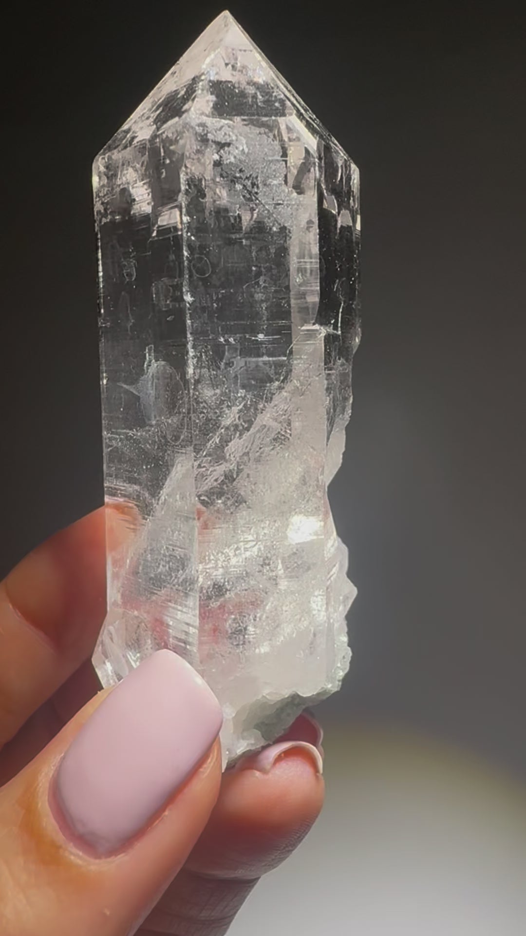 Perfekte Quarzspitze aus Nepal – 7.8 cm, museumsreif & roh