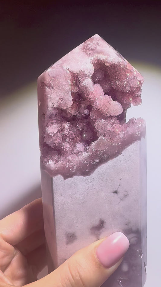 Bezaubernde Pink Amethyst Spitze 14,5 cm – 591g
