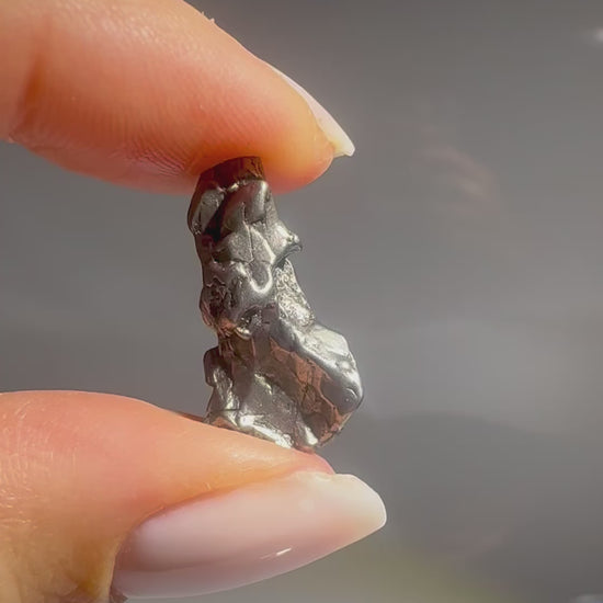 Seltene Sternschnuppe aus dem All. Echter Meteorit mit kosmischer Energie & himmlischer Kraft – Symbol für Ursprung und Unendlichkeit. Kaufen